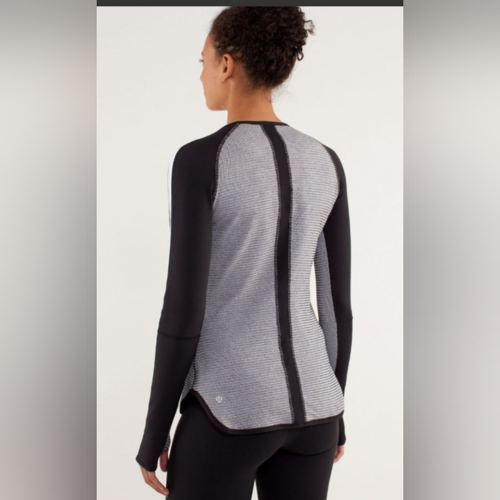 Lululemon Runder Under Long Sleeve Top Reversible Wear 2 Ways!  EUC - Picture 7 of 7